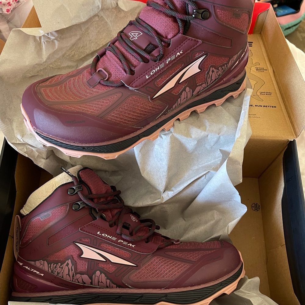 NIB Altra Lone Peak 4 Hiking Boot 11
